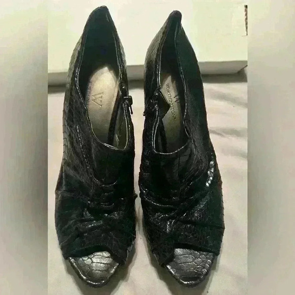 Black Worthington heels - Picture 1 of 6
